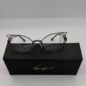 Chic Cat-Eye Glasses with Black and Gold Frame
